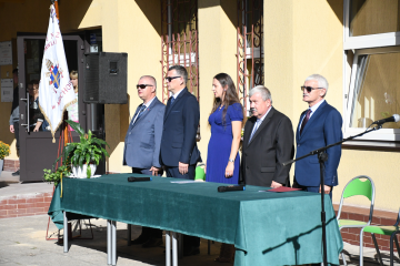 Inauguracja szkolnego w Zespole Szkół Nr 2 z nową kadrą zarządzającą